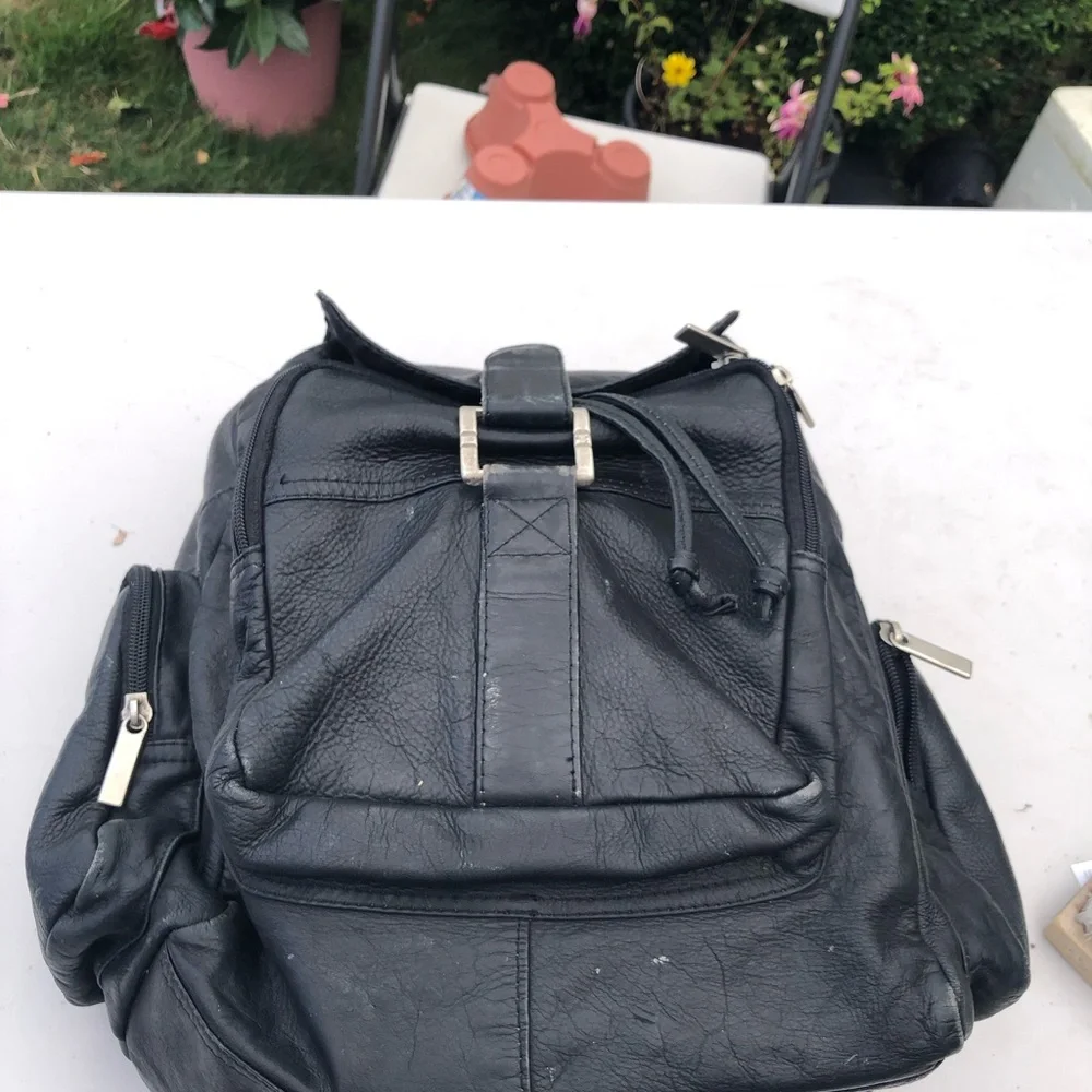 Men's genuine Black Leather To Load Backpack Classic Travel Bag
